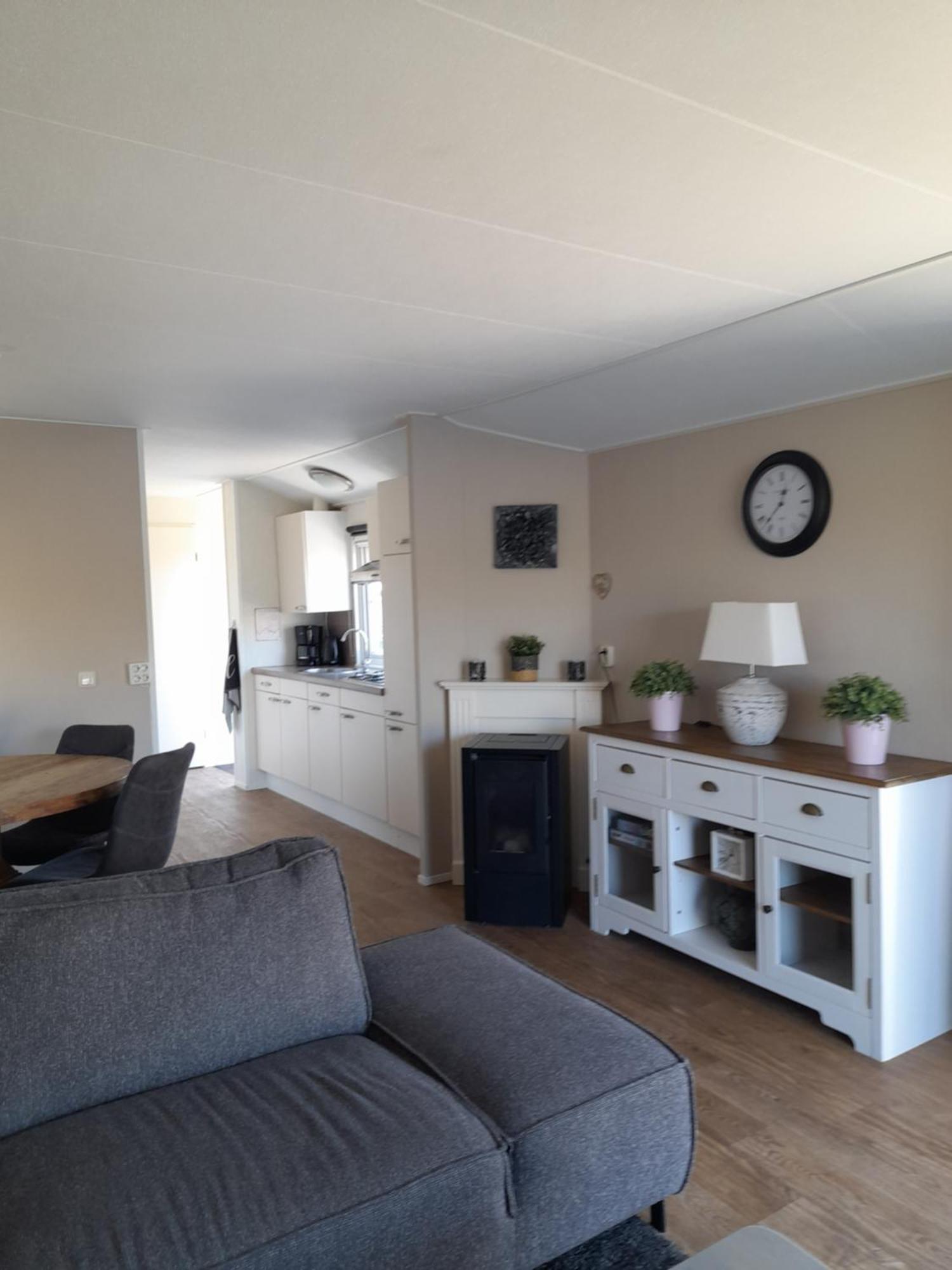 Chalet Makkum C99B Met Prive Gelegen Tuin Aan Het Water Exterior foto