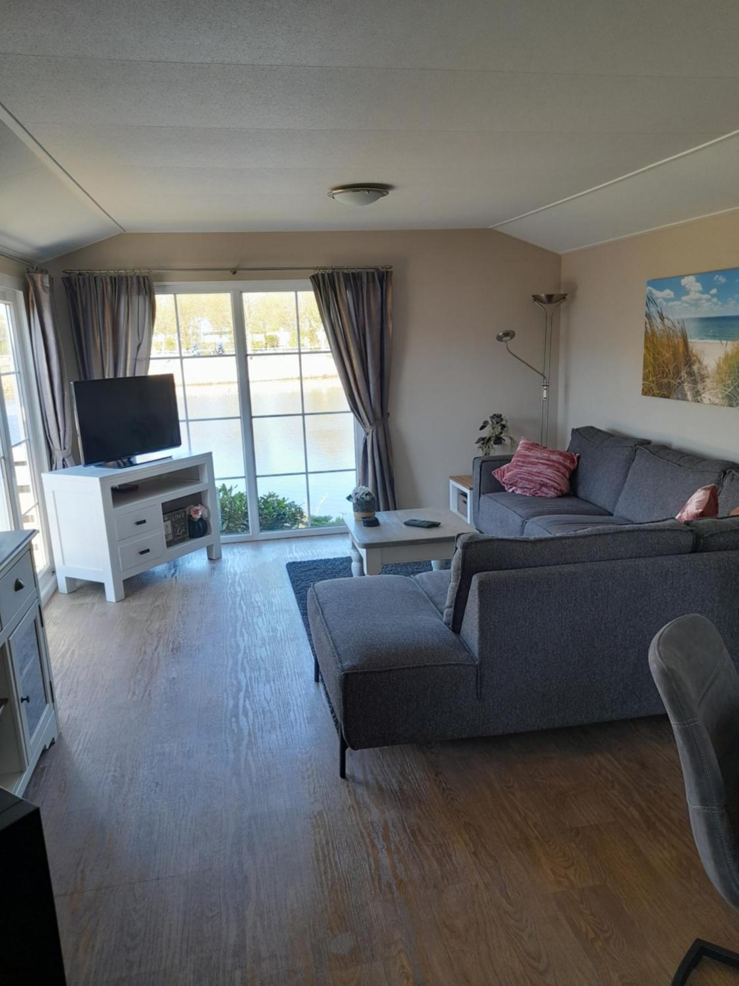 Chalet Makkum C99B Met Prive Gelegen Tuin Aan Het Water Exterior foto