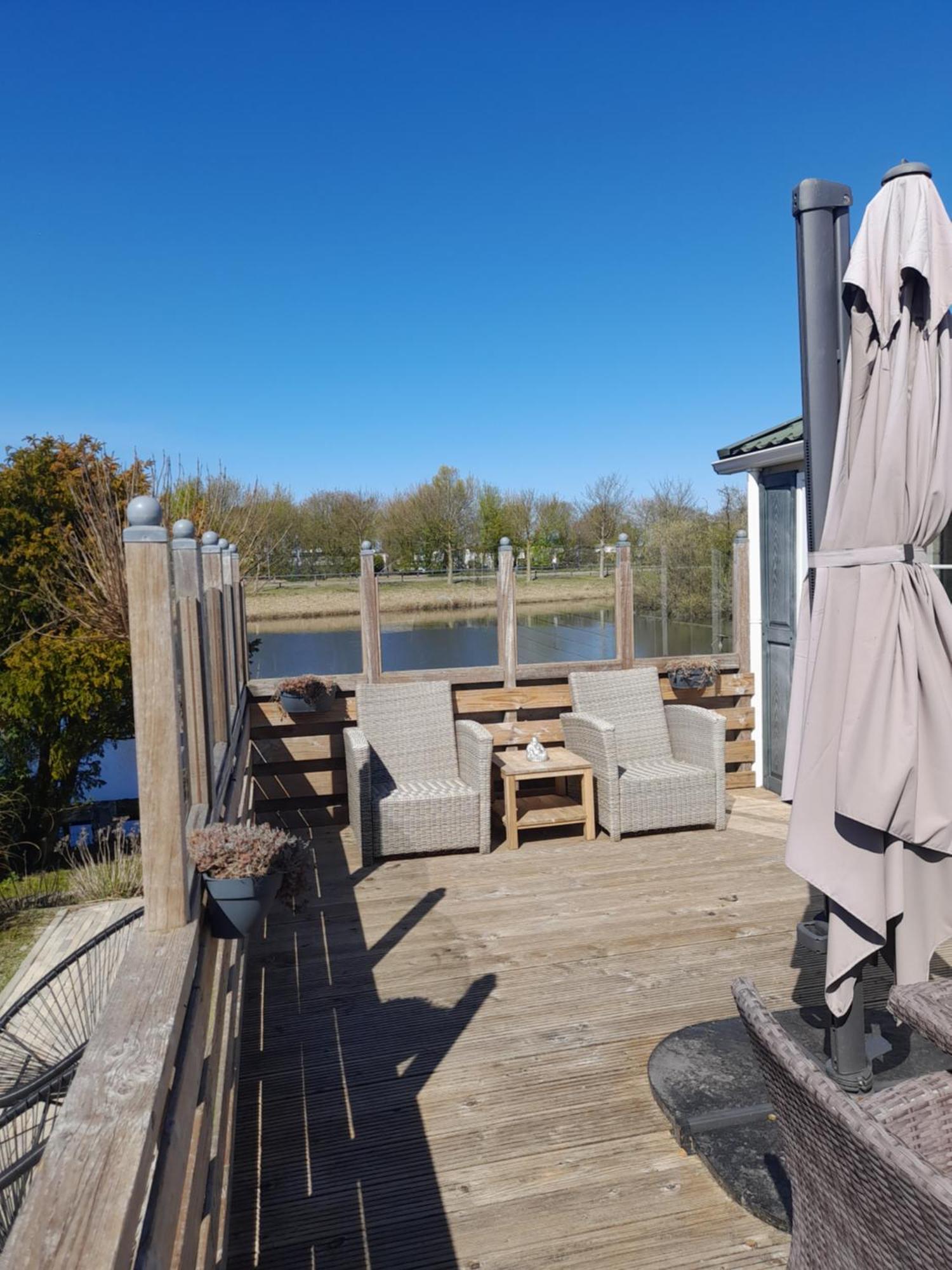 Chalet Makkum C99B Met Prive Gelegen Tuin Aan Het Water Exterior foto